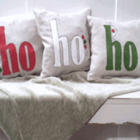 These holiday ho ho ho pillows are perfect for home holiday decor. - www.michellejdesigns.com