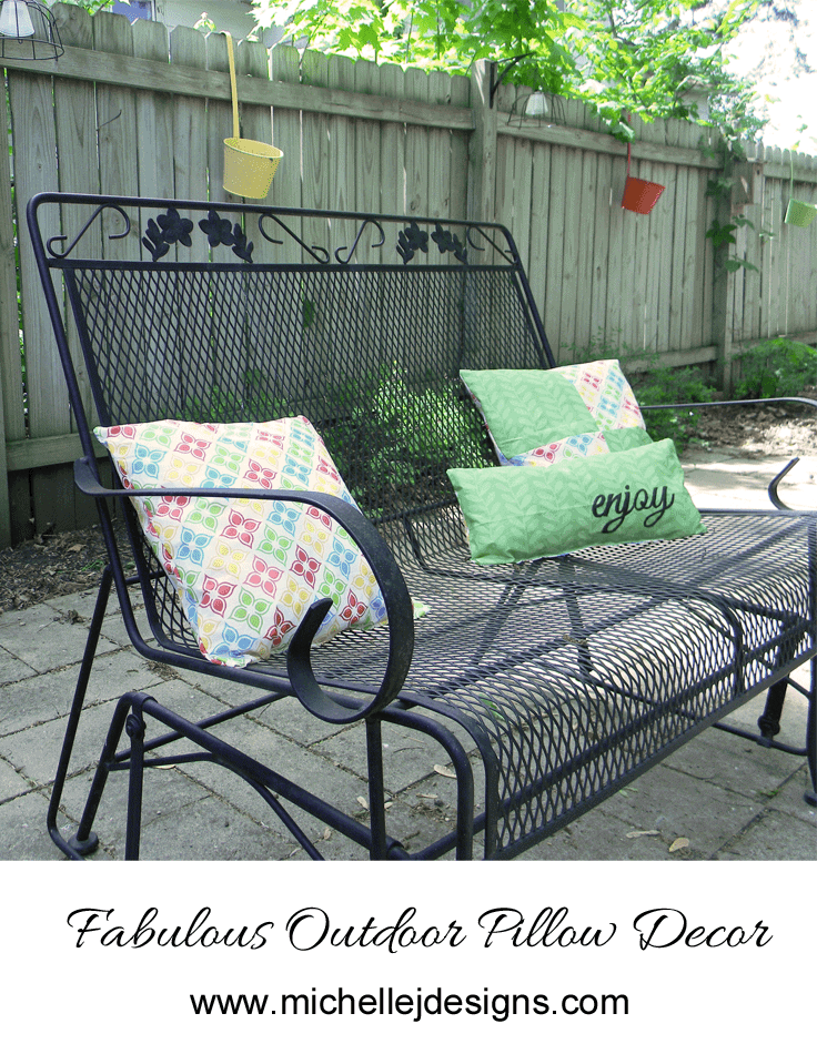 Fabulous Outdoor Pillow Decor - www.michellejdesigns.com