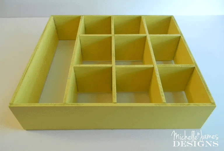 Instant-Desk-Drawer-Organizer - www.michellejdesigns.com -  find organizers by using what you have already.  