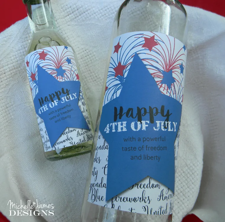 4th of July Wine Bottle Labels - www.michellejdesigns.com - a free printable to decorate your wine bottles for the holiday!