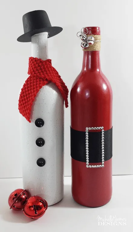 Holiday Wine Bottles - www.michellejdesigns.com - Create these two holiday wine bottle decor for use at home or as a gift!