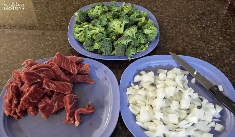 Homemade Beef and Broccoli - www.michellejdesigns.com - how to make your own beef and broccoli and it even tastes great!