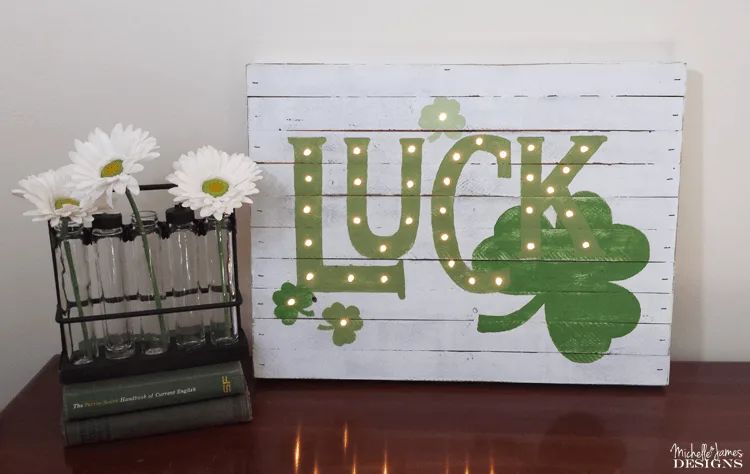 Luck Marquee Sign Tutorial - www.thriftytstreasures - join Michelle from Michelle James Designs for this guest post and tutorial for this St. Patrick's Day home decor project!