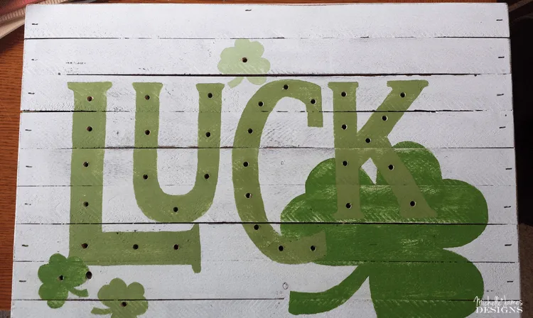 Luck Marquee Sign Tutorial - www.thriftytstreasures - join Michelle from Michelle James Designs for this guest post and tutorial for this St. Patrick's Day home decor project!