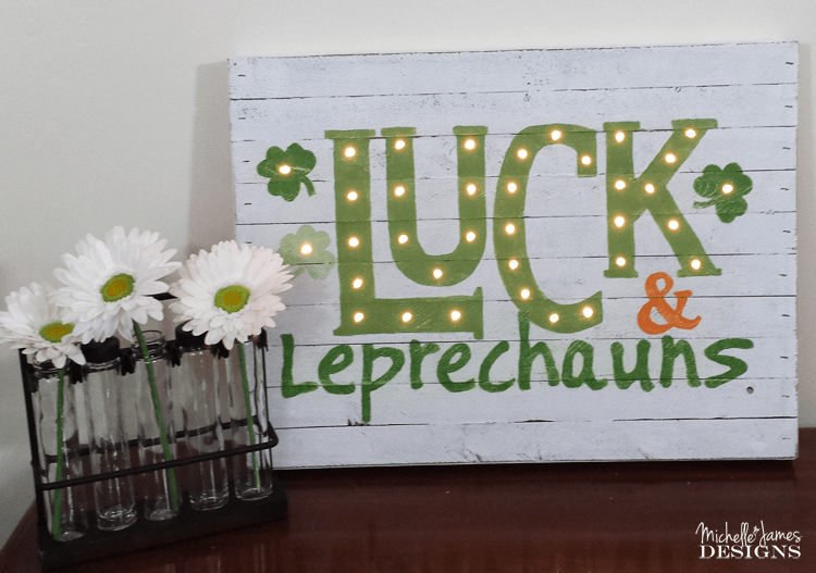 Luck and Leprechauns Marquee Sign - www.michellejdesigns.com - Join me in making this awesome home decor project just in time for the St. Patrick's Day celebration