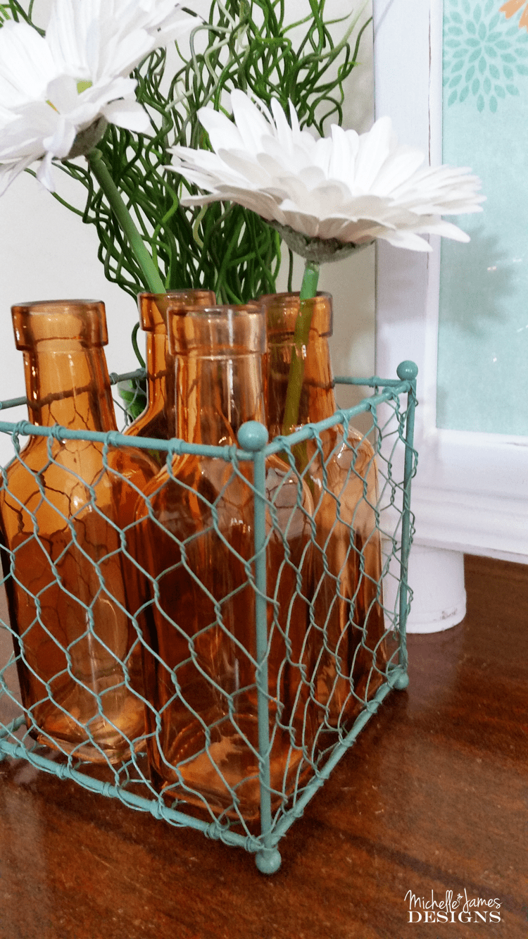 Wire Basket Makeover - www.michellejdesigns.com - this garage sale ugly duckling gets turned into something beautiful with just some paint!
