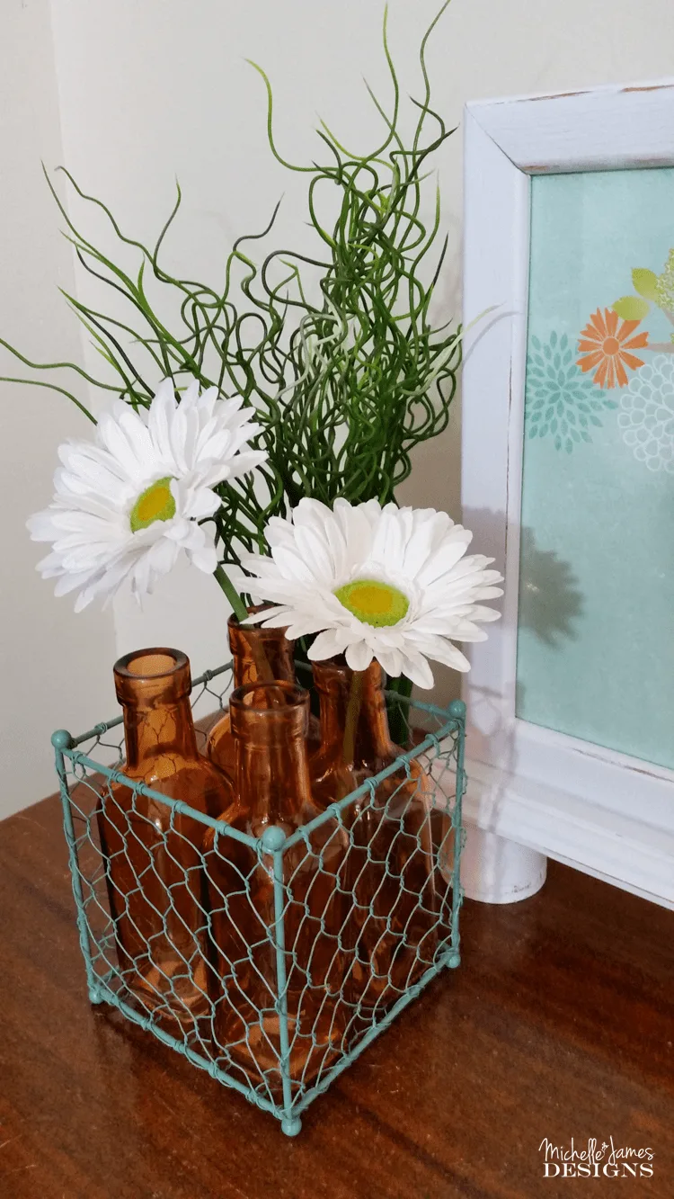 Wire Basket Makeover - www.michellejdesigns.com - this garage sale ugly duckling gets turned into something beautiful with just some paint!