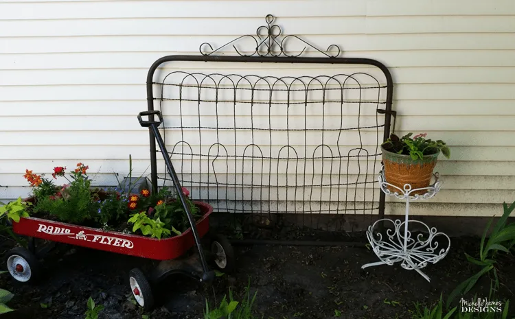 Creating Pretty Outdoor Spaces - www.michellejdesigns.com - I love to see flowers and pretty outdoor spaces when I look around my house. This is how I create them!