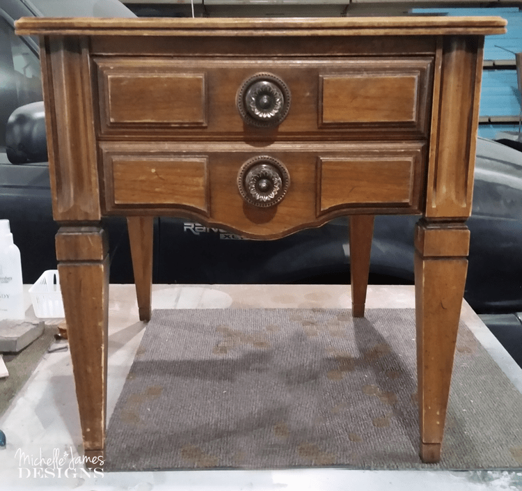 How To Use An Old Map On An End Table - www.michellejdesigns.com - I knew when I saw this old map of Iowa I could find a good use for it. Look how it totally transformed this end table!