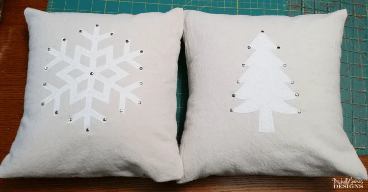 Winter Wonderland Throw Pillows Using The Silhouette Cameo - www.michellejdesigns.com - I saw some great throw pillows in a really nice shop and knew I could create a similar look with my Silhouette Cameo machine. Look how they turned out!