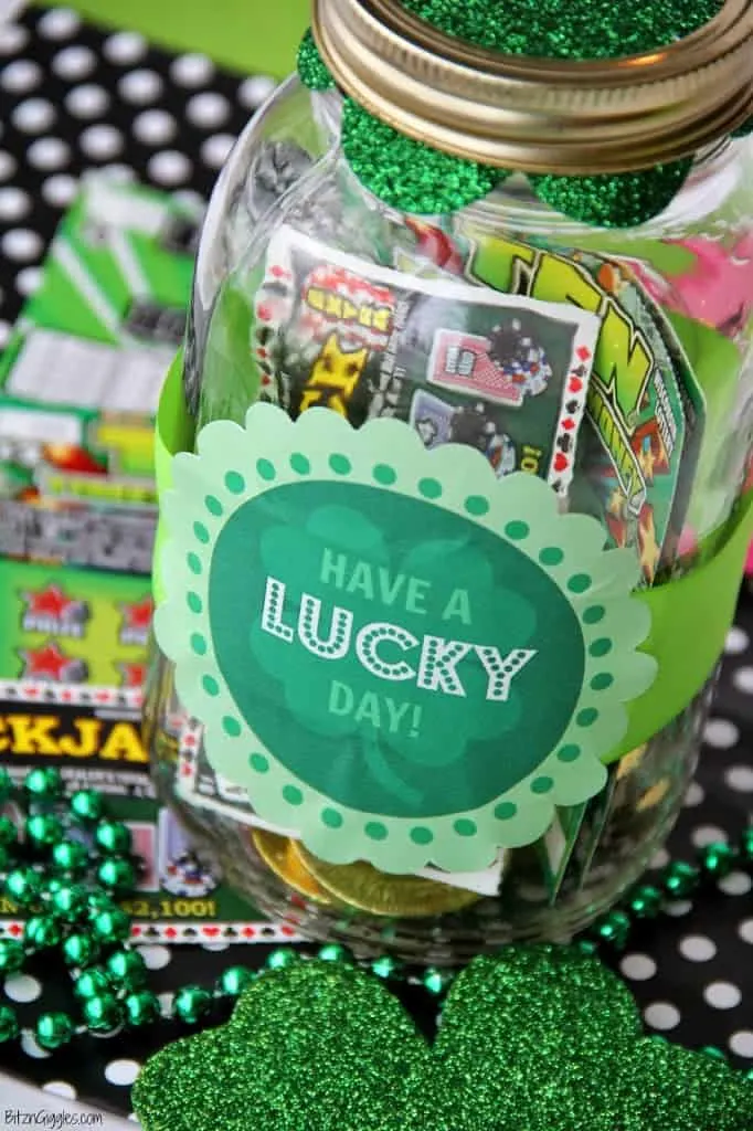 There are some amazing St. Patrick's Day projects out there. I am showing you some mason jar favorites that you would be proud to make and show off in your home.