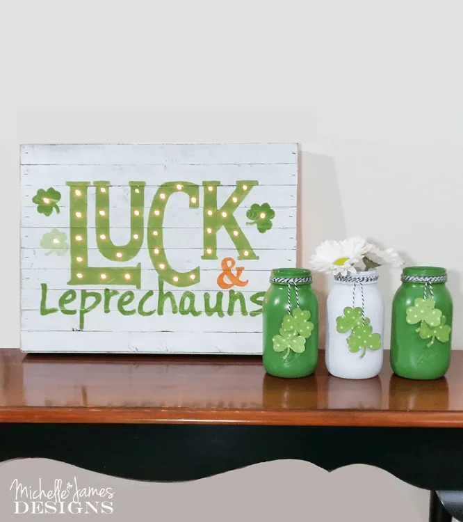 There are some amazing St. Patrick's Day projects out there. I am showing you some mason jar favorites that you would be proud to make and show off in your home.