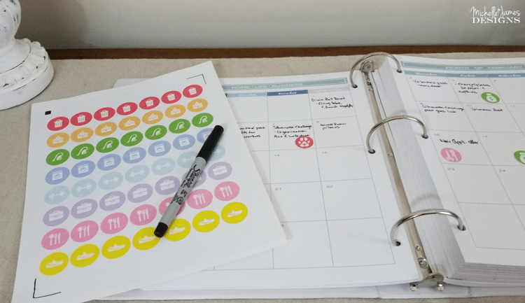 These free planner stickers can be printed then cut on the Silhouette Cameo. They are perfect for adding even more organization to your planner!
