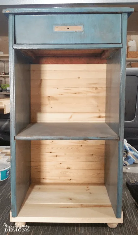 This little rickety accent table was transformed and re-styled using pieces of free tile samples. 