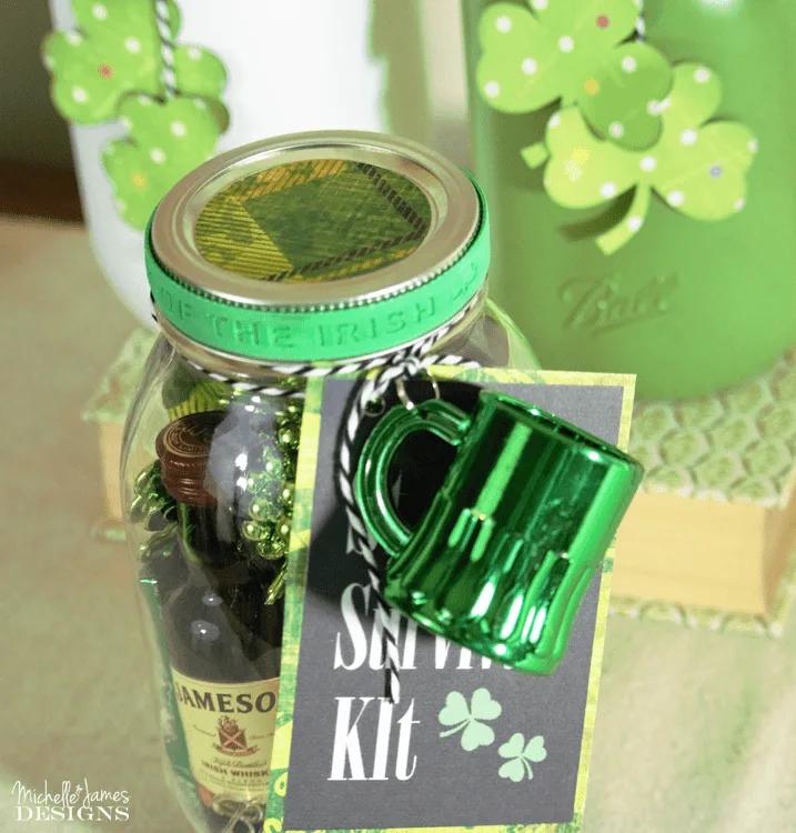 This mason jar St. Patrick's Day survival kit is essential for staying warm and happy during the St Patrick's day festivities. - www.michellejdesigns.com