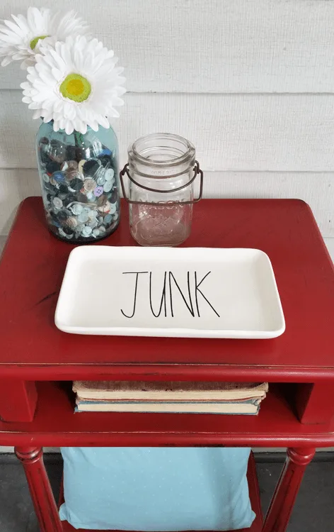 Red is not a color I use too often but after completing this painted red table my mind has been changed. The color along with the distressing turned out perfectly! www.michellejdesigns.com