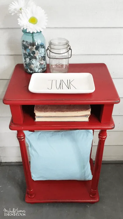 Red is not a color I use too often but after completing this painted red table my mind has been changed. The color along with the distressing turned out perfectly! www.michellejdesigns.com