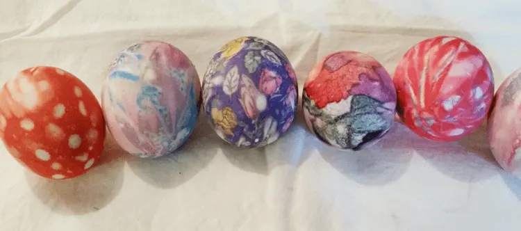 Dyed Eggs are not usually my thing but this amazing way of using silk ties to color the eggs is brilliant! www.michellejdesigns.com