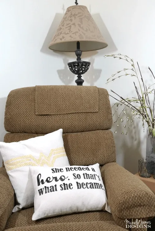 I love the Monday Movie Challenge. This month our Wonder Woman had me very challenged. I created Wonder Woman throw pillows with a bit of farmhouse charm. - www.michellejdesigns.com