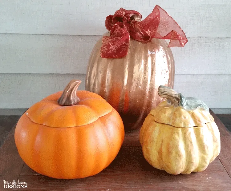 I love a good thrift store challenge and these ceramic pumpkins were a fun thrift store makeover! www.michellejdesigns.com