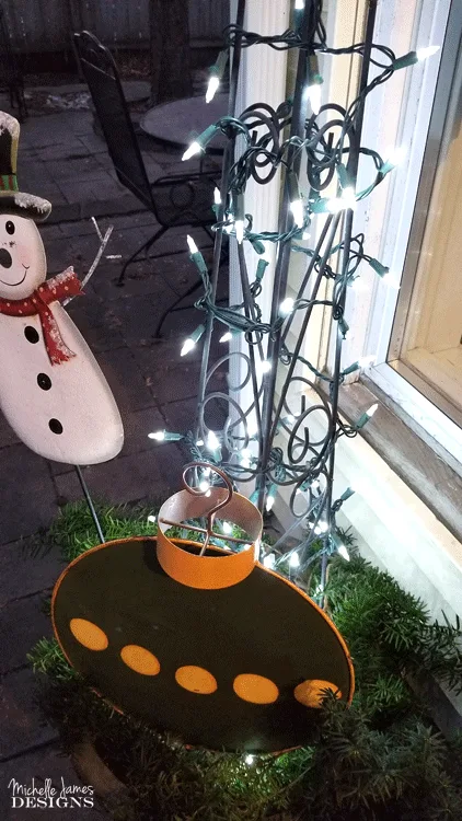 Each year I try to create some Holiday porch decor. It is my back door where friends come into the house. I try to make it festive and fun! - www.michellejdesigns.com