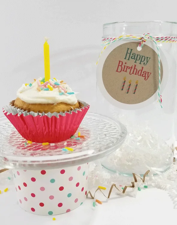 How about a great birthday gift in a jar? Anyone would love this amazing easy DIY birthday gift that is perfect for kids and adults! #birthdaygift #birthdaygiftinajar #birthdayinajar #happybirthday #jargifts #jars - www.michellejdesigns.com