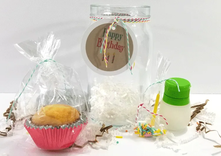 How about a great birthday gift in a jar? Anyone would love this amazing easy DIY birthday gift that is perfect for kids and adults! #birthdaygift #birthdaygiftinajar #birthdayinajar #happybirthday #jargifts #jars - www.michellejdesigns.com
