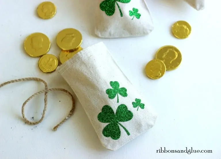 Saint Patrick's Day Themed DIY Kinetic Sand