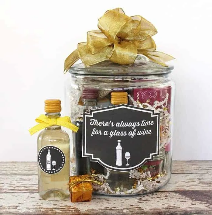 I love to make creative gifts for people. A gift in a jar is so fun and easy to make and you can customize each one for a special person. Check out these awesome gift in a jar ideas -#gifts #giftideas #jargifts #giftinajar - www.michellejdesigns.com