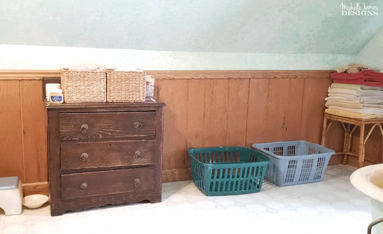 These drawers in my bathroom needed a lot of work. Some bathroom drawer organization was definitely in order. #organizing #organize #drawerorganization - www.michellejdesigns.com