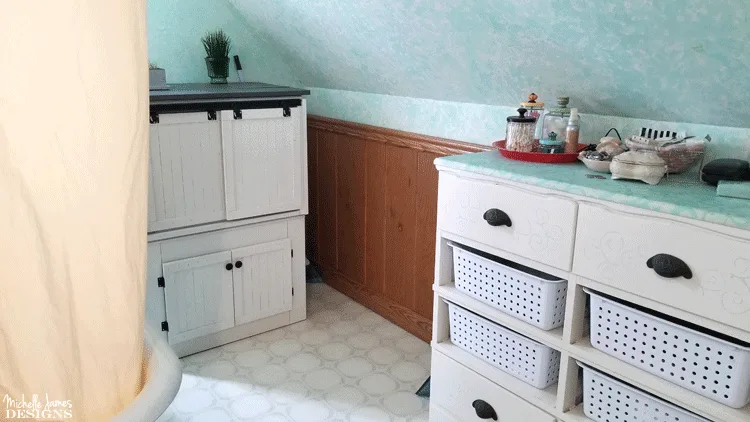 These drawers in my bathroom needed a lot of work. Some bathroom drawer organization was definitely in order. #organizing #organize #drawerorganization - www.michellejdesigns.com