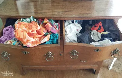 As our drawer organization blog hop comes to a close I am showing you how to organize dresser drawers the easy way! #organize #drawerorganization - www.michellejdesigns.com