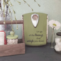 I am in love with this vintage bathroom scale. I gave it a great update and couldn't be more thrilled! #vintagescale #bathroomdecor #upcycle - www.michellejdesigns.com
