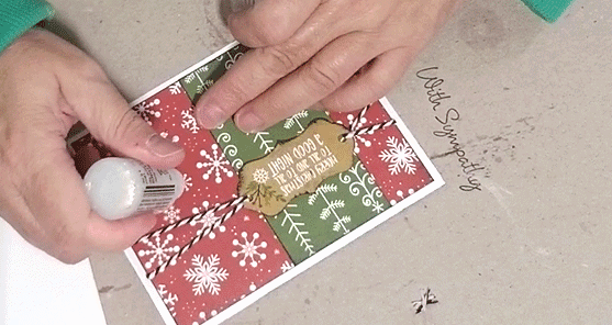 Sparkle is what it is all during the holidays. This DIY handmade glitter Christmas card is perfect to share some sparkle with others! - www.michellejdesigns.com #michellejdesigns #handmadecards #papercrafts #Christmascards