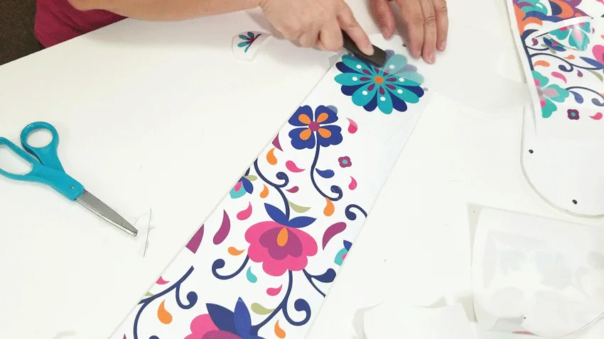 Adding a large flower transfer to the end of the fan blade.