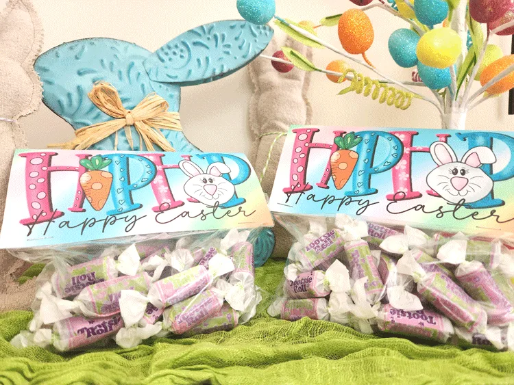 Finished printed treat bag topper with Easter candy