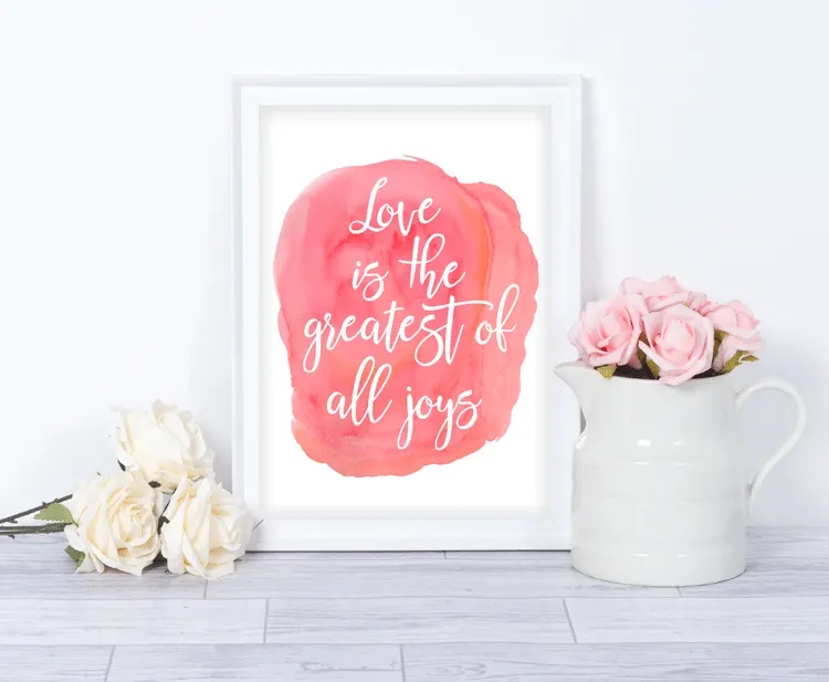 I love nice artwork that doesn't cost a fortune. These digital Watercolor Love Wall Prints are pretty and perfect for a little bit of Valentine's Day Decor - www.michellejdesigns.com